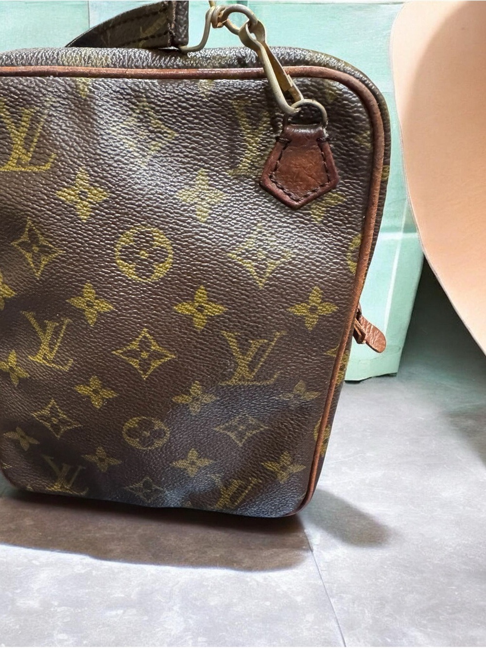 Louis Vuitton Danube Crossbody Vintage, Dust Bag and COA - Picture 3 of 16